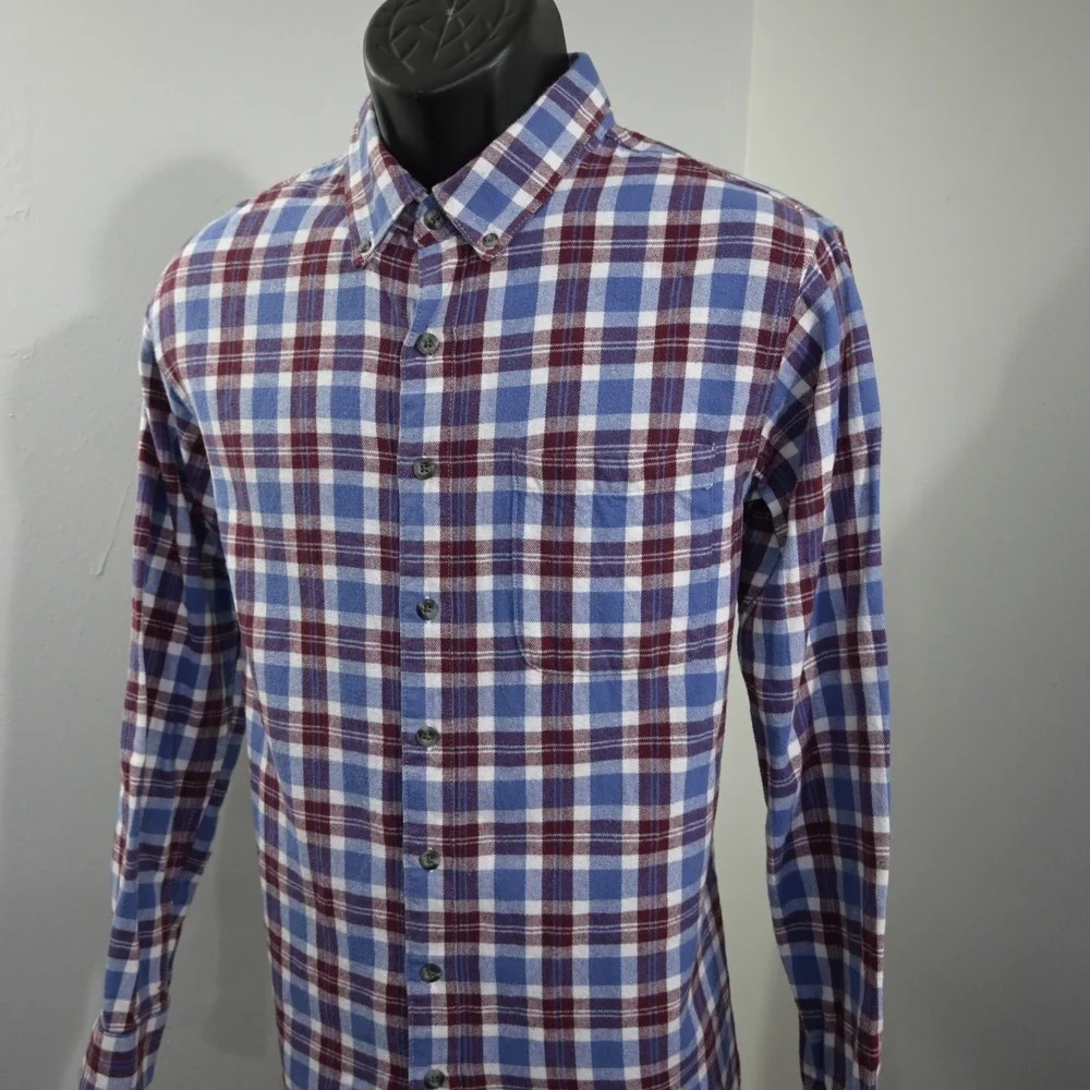 Magellan Outdoors Flannel Button Up Mens M Classic Fit Blue Red Plaid Pocket
